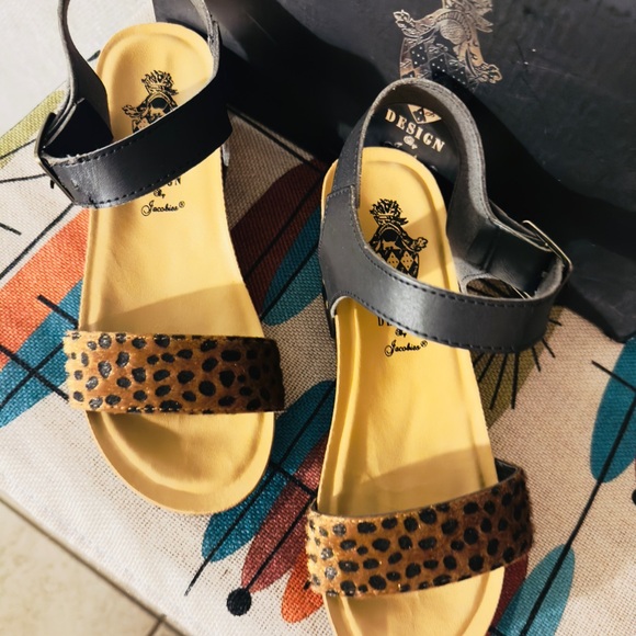 Leopard print and Black Wedge sandals with Stylish leopard print Design size 6 - Picture 2 of 6